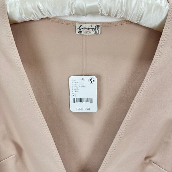 Free People VaVa Voom Bodysuit Taupe Puff Sleeve Basics Stretch Deep V XS NWT - Picture 11 of 11